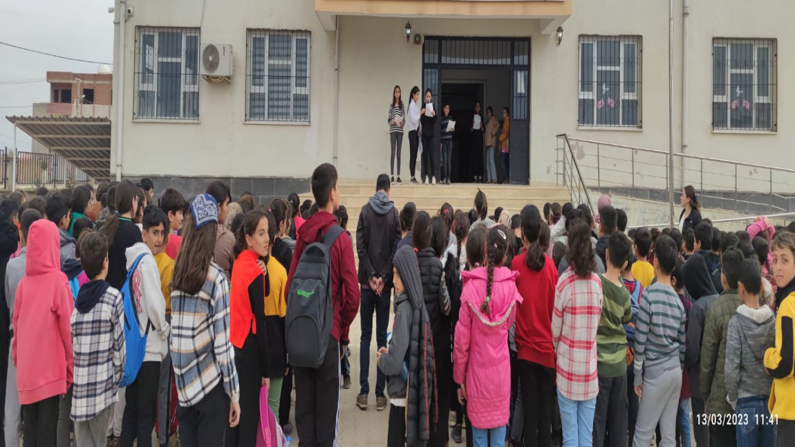Okulumuzda 12 Mart İstiklal Marşının kabulü ve Mehmet Akif Ersoy'u anma programı düzenlenmiştir.