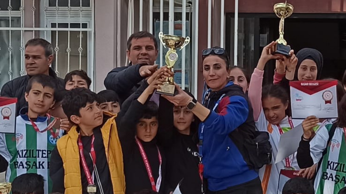 Mardin okullararası küçük erkekler bocce / petank turnuvasında öğrencilerimiz il ikincisi olmuştur.